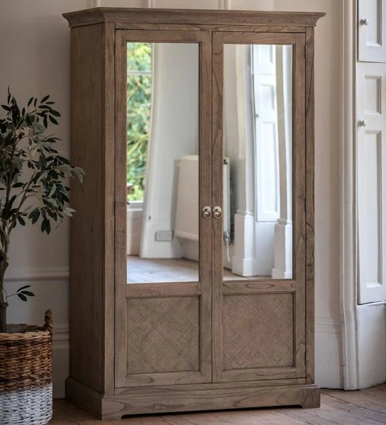 Mustique Wardrobe